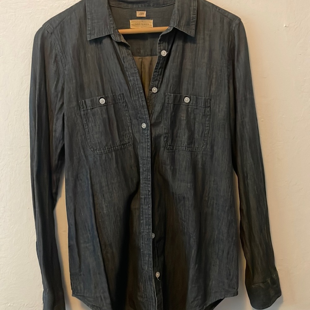 Soft gently worn tunic length shirt.